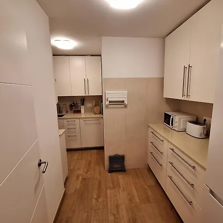 1a Linea Anri Lejlighed